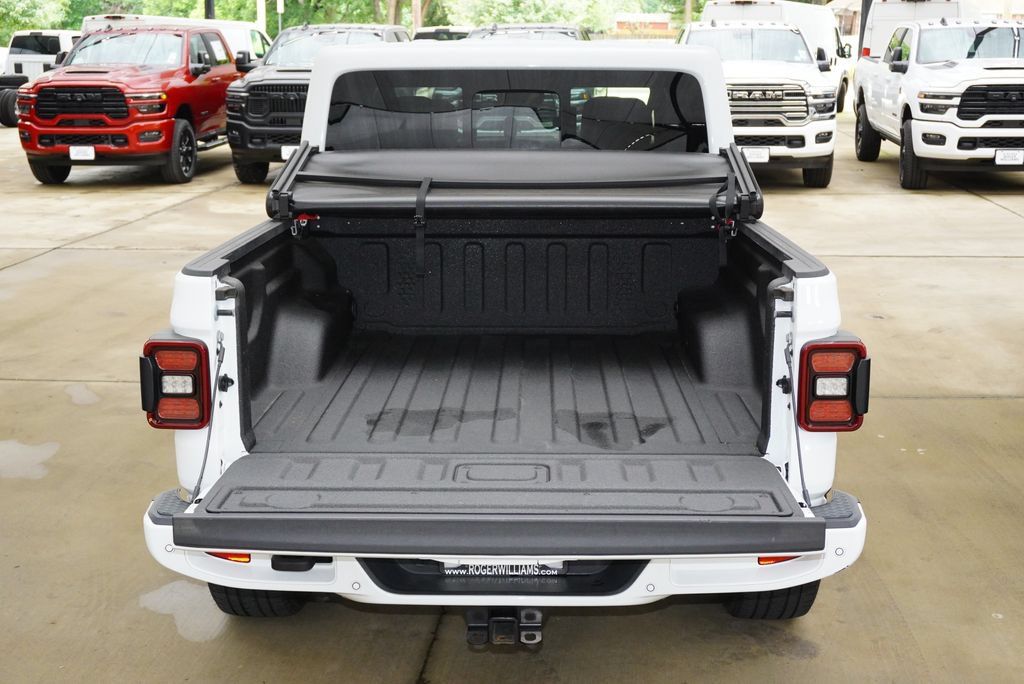 Used 2023 Jeep Gladiator Overland AWD/4WD image 30
