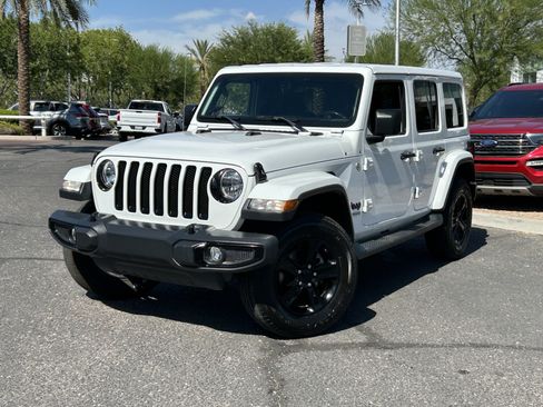 Used 2019 Jeep Wrangler Unlimited Sahara AWD/4WD image 31