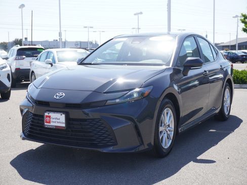 Used 2025 Toyota Camry LE FWD image 7