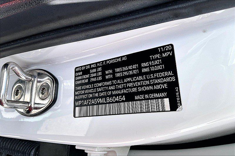 Used 2021 Porsche Macan Turbo w/ Premium Package Plus (PF0) AWD/4WD image 27