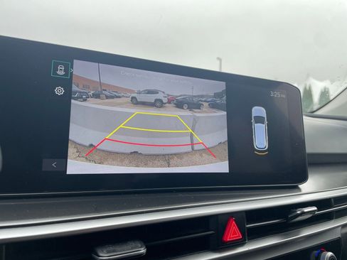 Used 2024 Kia Sorento S image 18