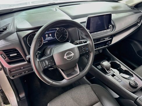 Used 2025 Nissan Rogue SV AWD/4WD image 11