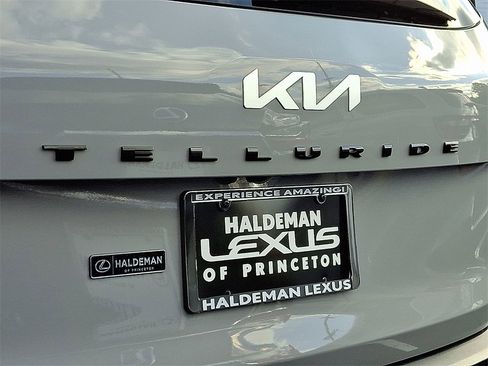 Used 2022 Kia Telluride SX w/ SX Prestige Package image 33