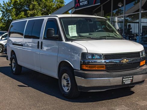 Used 2020 Chevrolet Express 3500 LT w/ LT Preferred Equipment Group RWD image 6