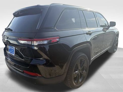 Used 2023 Jeep Grand Cherokee Limited w/ Black Appearance Package AWD/4WD image 28