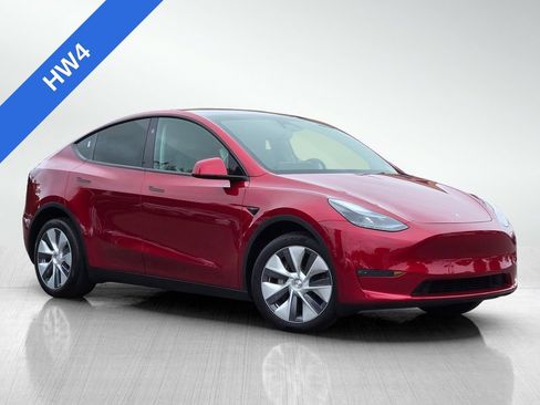 Used 2024 Tesla Model Y Long Range AWD/4WD image 2