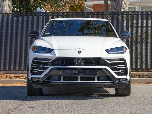 Used 2019 Lamborghini Urus image 9
