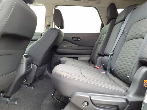 New 2025 Nissan Pathfinder SV w/ Black Appearance Package image 7