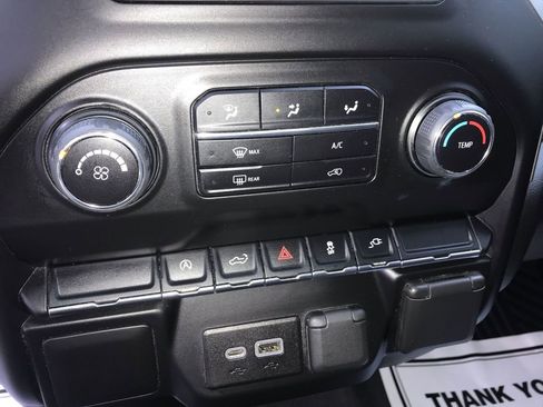 Used 2022 Chevrolet Silverado 1500 Custom w/ Safety Confidence Package image 18