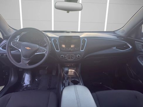 Used 2021 Chevrolet Malibu LT image 16