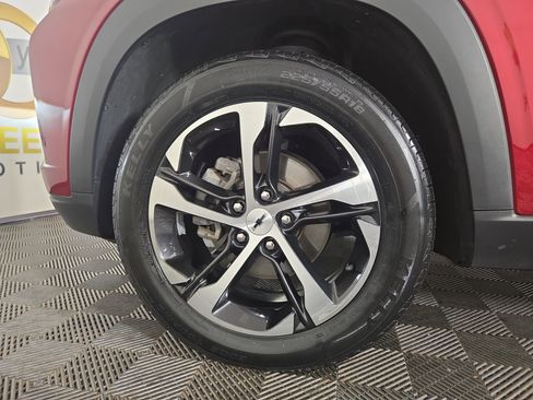 Certified 2024 Chevrolet Trax RS w/ Driver Confidence Package image 33