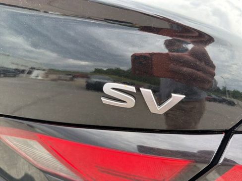 Used 2024 Nissan Altima 2.5 SV FWD image 11