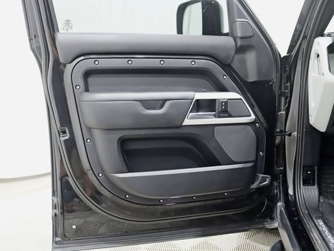 Used 2021 Land Rover Defender 110 X-Dynamic HSE AWD/4WD image 34