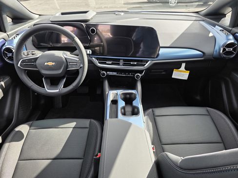 New 2026 Chevrolet Equinox EV LT w/ Convenience Package II image 17