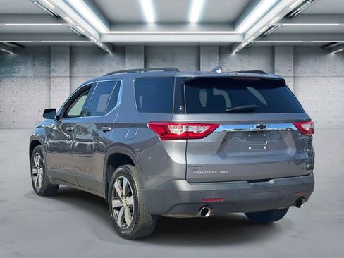 Used 2020 Chevrolet Traverse LT w/ LT Premium Package image 6