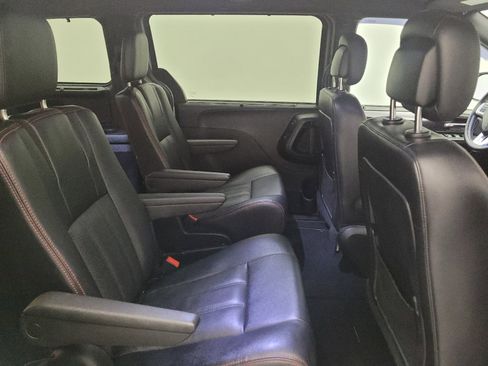 Used 2016 Dodge Grand Caravan R/T w/ Safety Sphere Group FWD image 19
