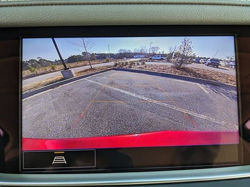 Used 2023 Cadillac XT5 Premium Luxury FWD image 3