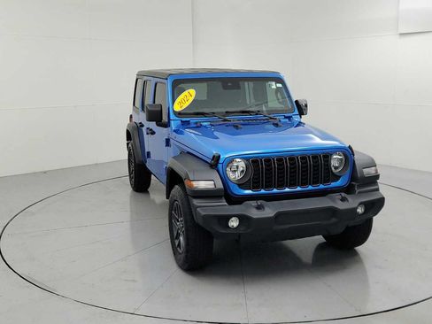 Used 2024 Jeep Wrangler Unlimited Sport AWD/4WD image 2