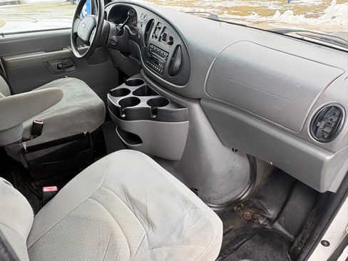 Used 2008 Ford E-350 and Econoline 350 Extended Wagon Super Duty image 10