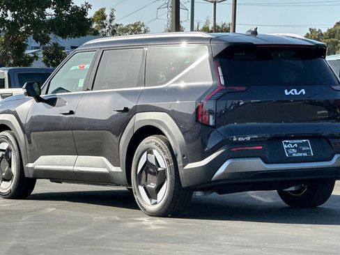 New 2026 Kia EV9 Wind image 6