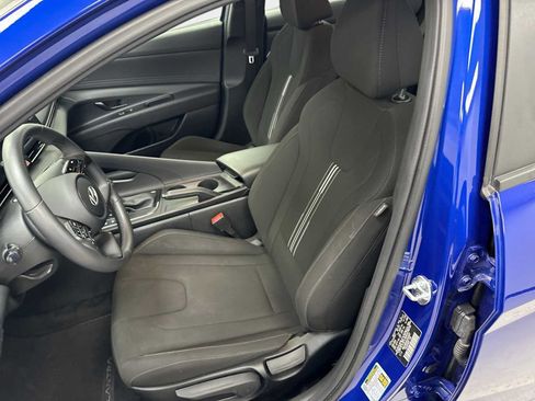 Used 2025 Hyundai Elantra Sport FWD image 13