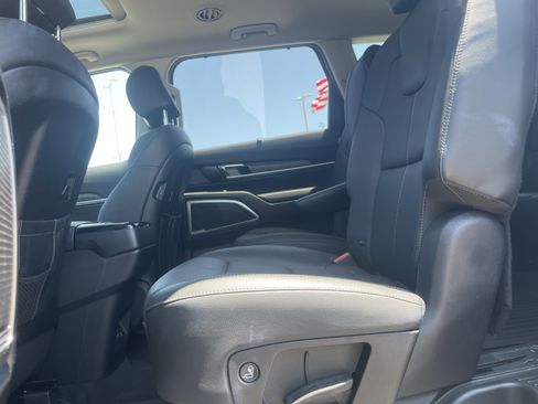 Used 2023 Kia Telluride EX w/ EX Captain's Chair Package FWD image 30