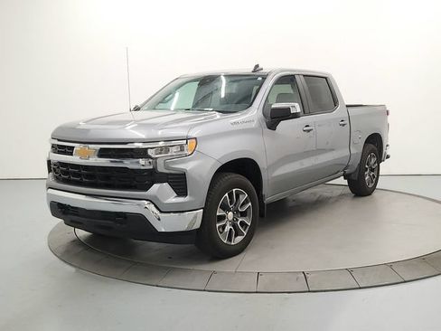 Used 2025 Chevrolet Silverado 1500 LT AWD/4WD image 4
