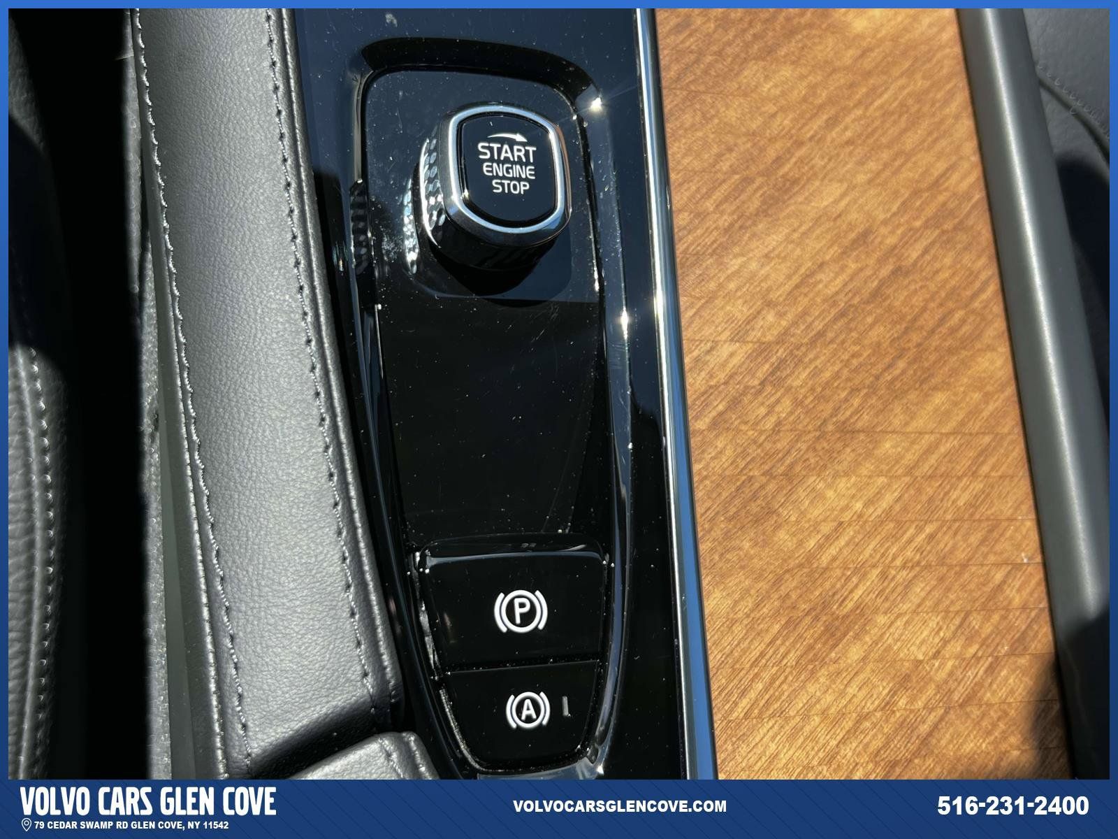 Used 2025 Volvo XC90 B6 Plus w/ Protection Package AWD/4WD image 32
