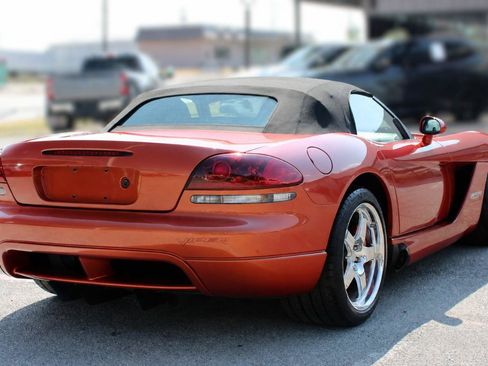 Used 2005 Dodge Viper SRT-10 w/ Copperhead Edition Group RWD image 3