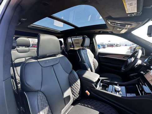 New 2026 Jeep Grand Cherokee Summit AWD/4WD image 20
