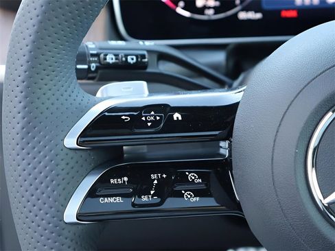 Certified 2025 Mercedes-Benz GLC 300 GLC 300 image 31