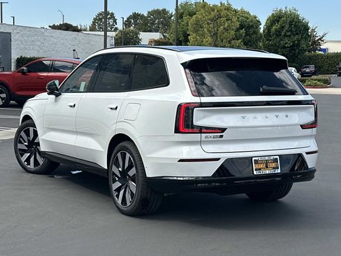 New 2025 Volvo EX90 Ultra w/ Protection Package Premier image 5