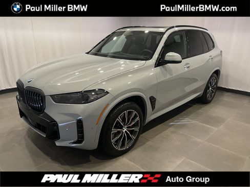 Used 2025 BMW X5 xDrive40i w/ M Sport Package AWD/4WD image 1