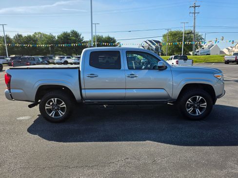 Used 2023 Toyota Tacoma SR AWD/4WD image 6