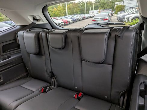 New 2025 Subaru Ascent Limited image 13