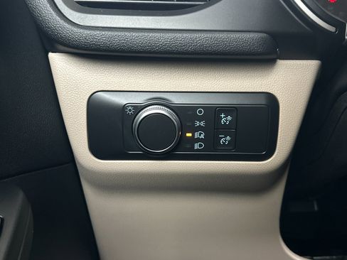 Used 2020 Ford Escape SE image 27