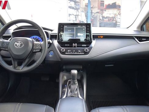 Used 2022 Toyota Corolla LE w/ Premium Interior Package FWD image 13