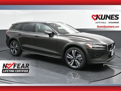 New 2025 Volvo V60 B5 Cross Country Plus w/ Protection Package Premier