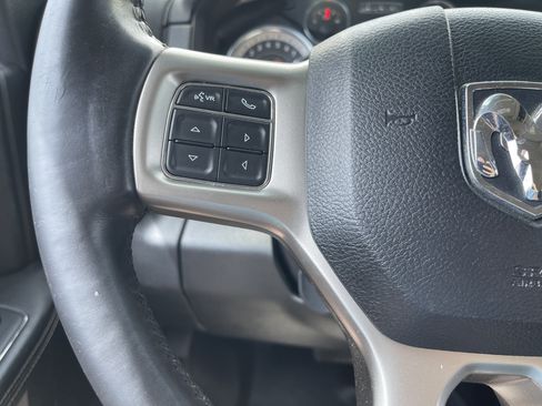 Used 2016 RAM 1500 Laramie RWD image 18