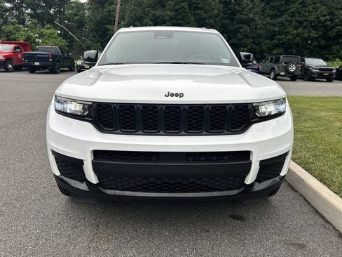 Used 2023 Jeep Grand Cherokee L Laredo AWD/4WD image 3