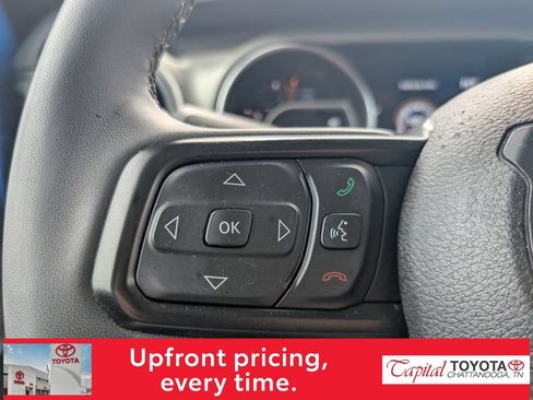 Used 2023 Jeep Gladiator Sport AWD/4WD image 14