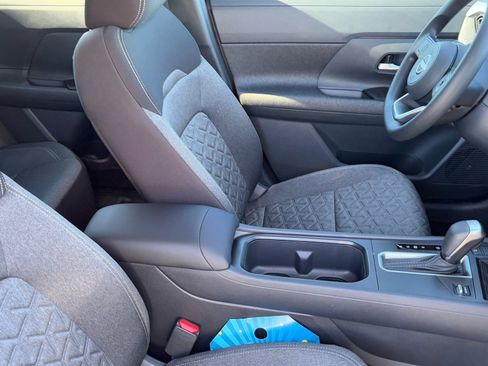 New 2026 Nissan Kicks SV image 12