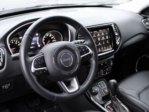 Used 2018 Jeep Compass Limited w/ Navigation Group image 24