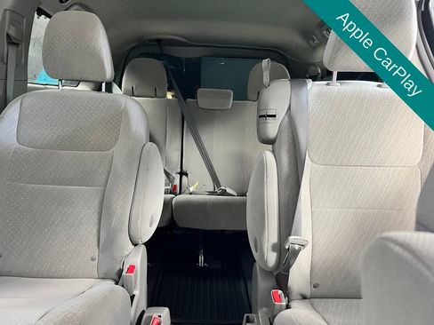 Used 2019 Toyota Sienna LE FWD image 14