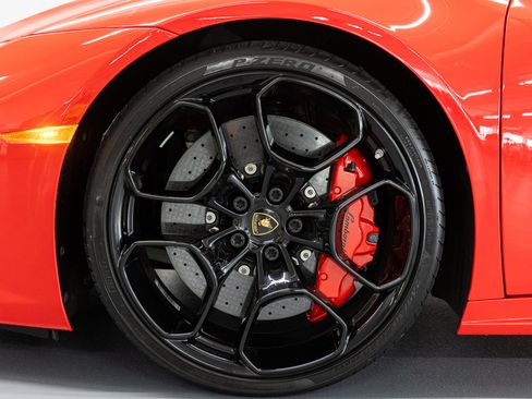 Used 2017 Lamborghini Huracan LP 610-4 AWD/4WD image 25