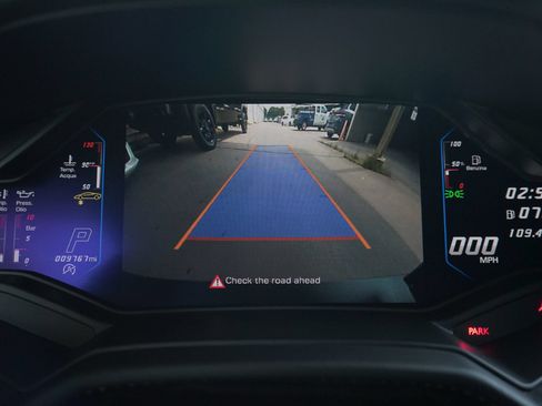 Used 2021 Lamborghini Huracan EVO RWD image 13
