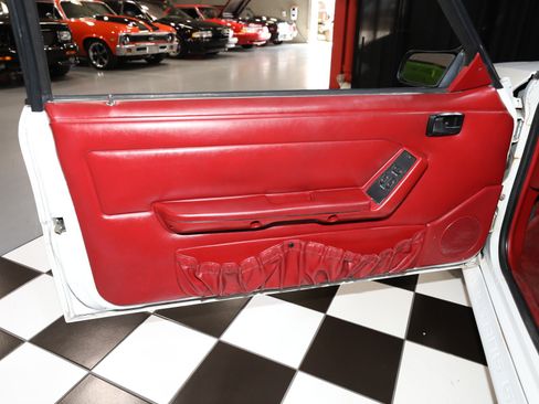 Used 1992 Ford Mustang GT RWD image 46