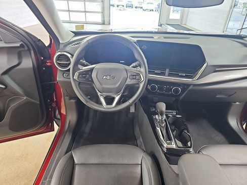 Certified 2024 Chevrolet Trax ACTIV w/ Sunroof Package FWD image 19