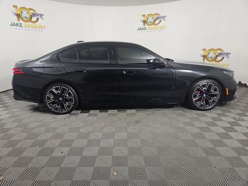 Used 2024 BMW i5 eDrive40i w/ M Sport Package RWD image 10