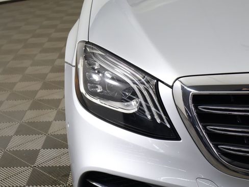 Used 2019 Mercedes-Benz S 560 4MATIC Sedan w/ AMG Line Exterior image 17